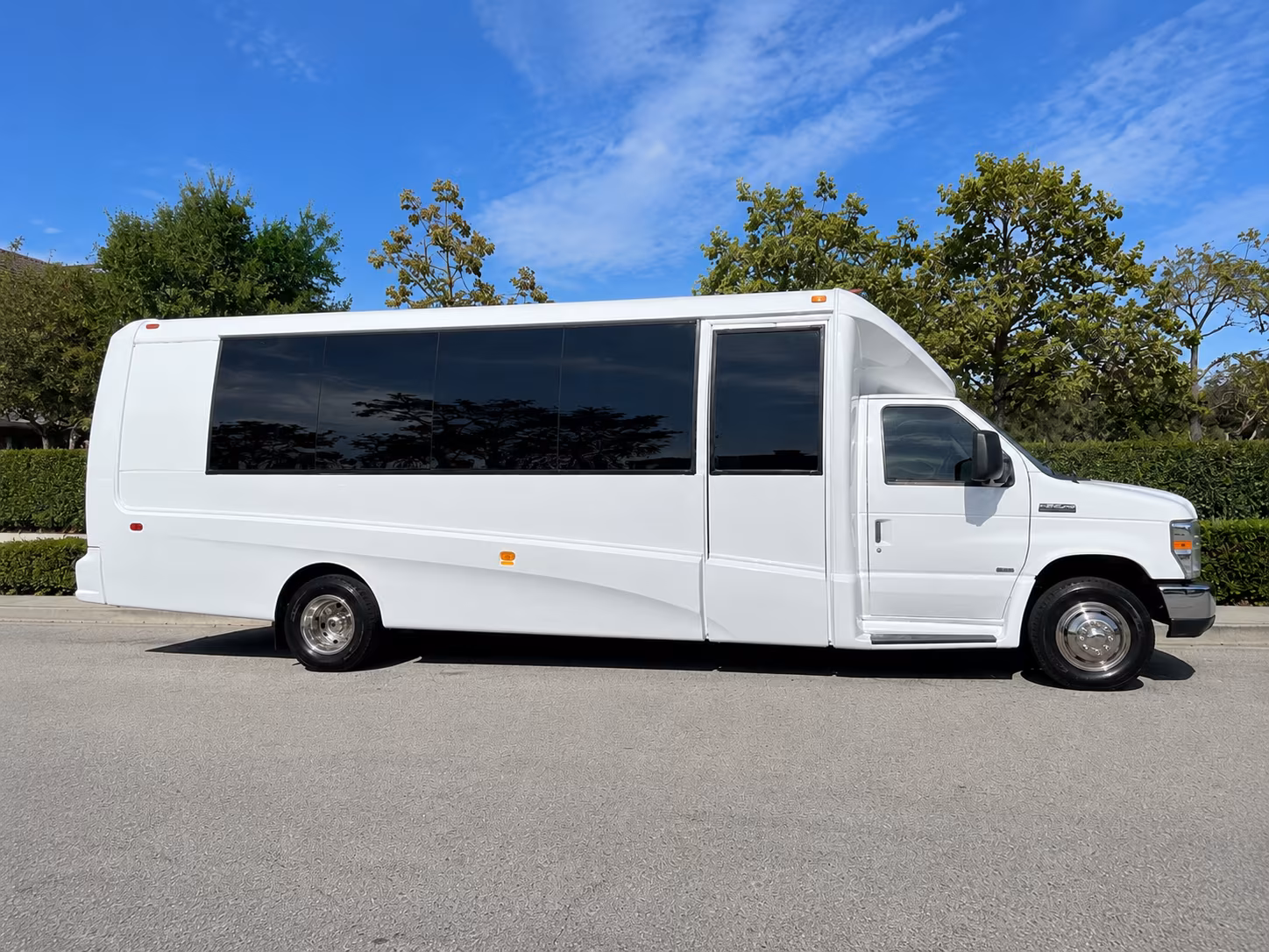 shuttle buses to pacific amphitheatre shows