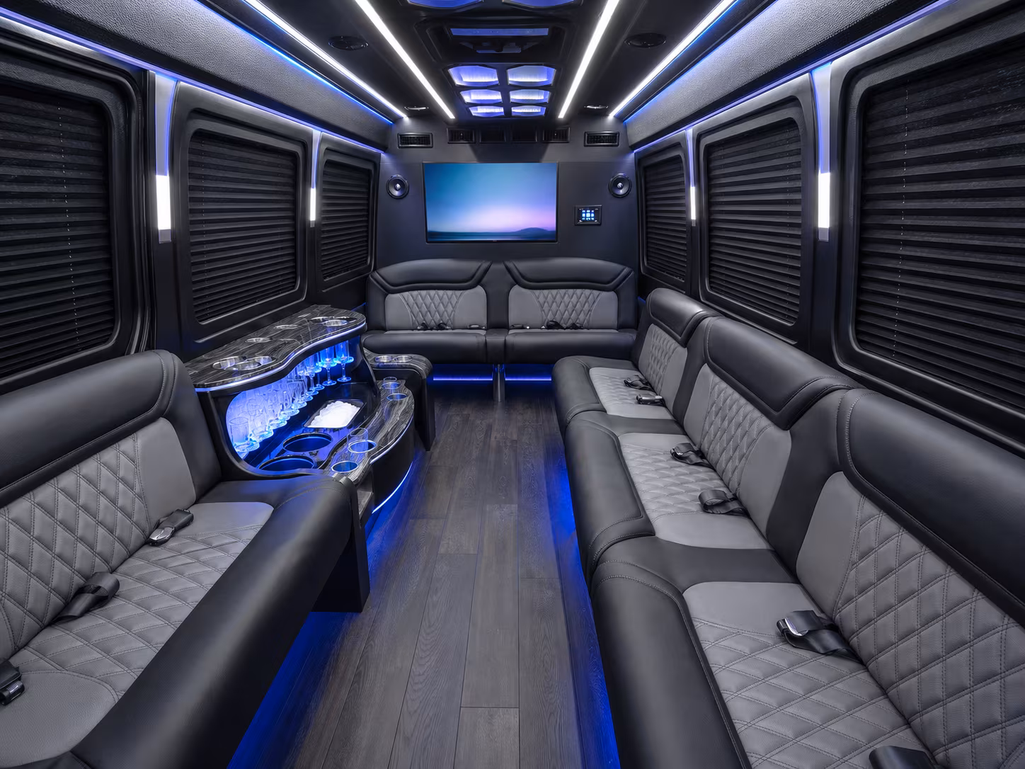 whittier 25 passenger party bus